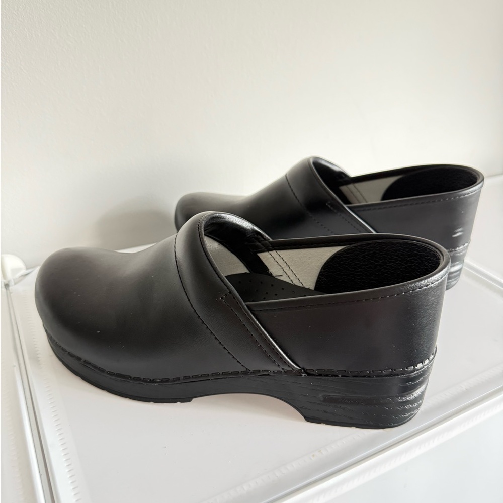 DANSKO CLOGS